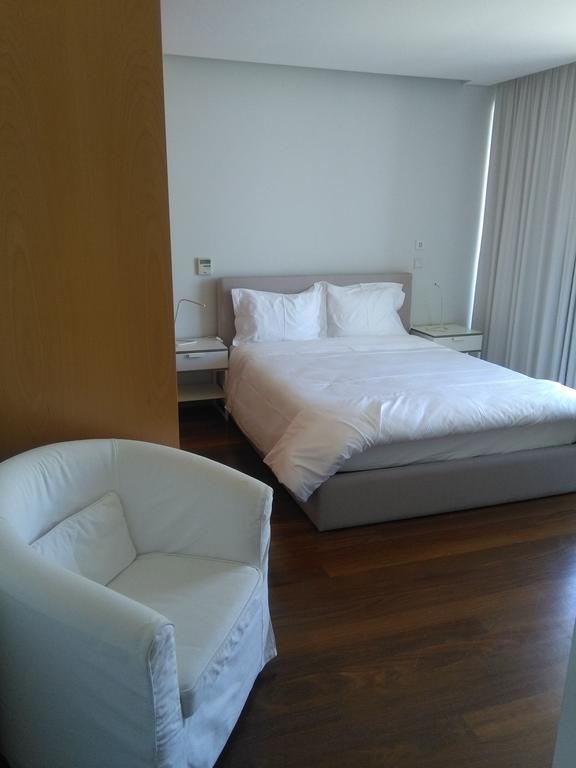 Almenara Suites Guest House ヴィラ・ノヴァ・デ・ガイア エクステリア 写真