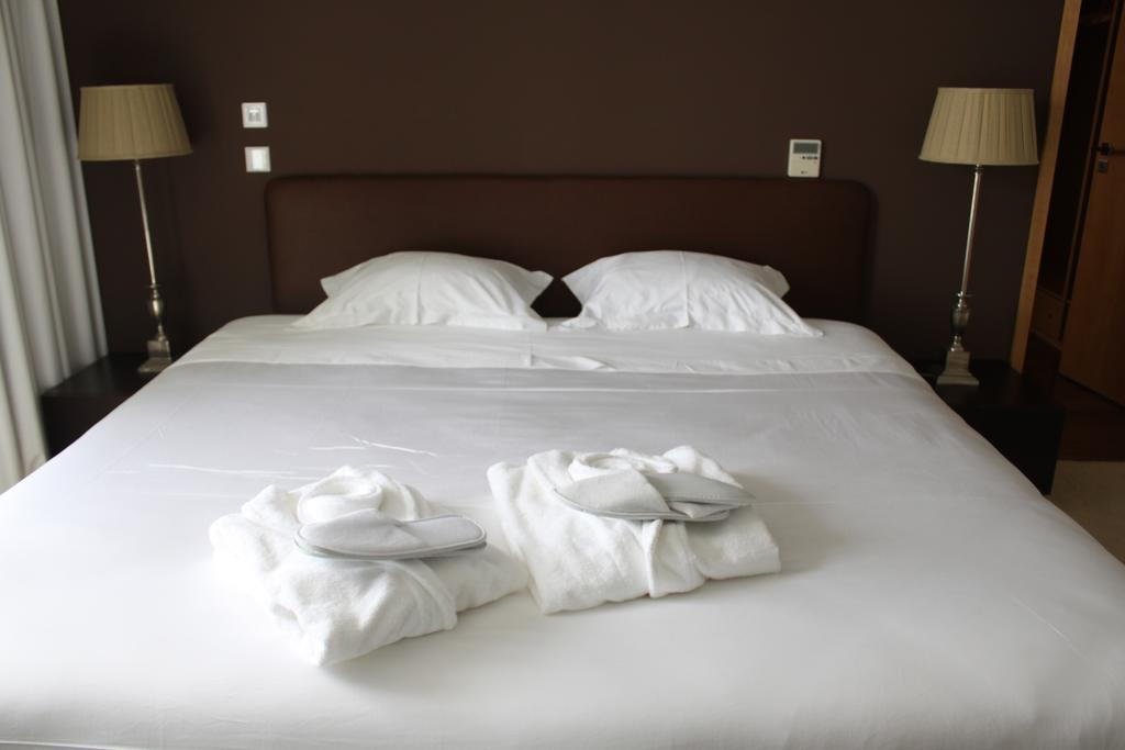 Almenara Suites Guest House ヴィラ・ノヴァ・デ・ガイア エクステリア 写真