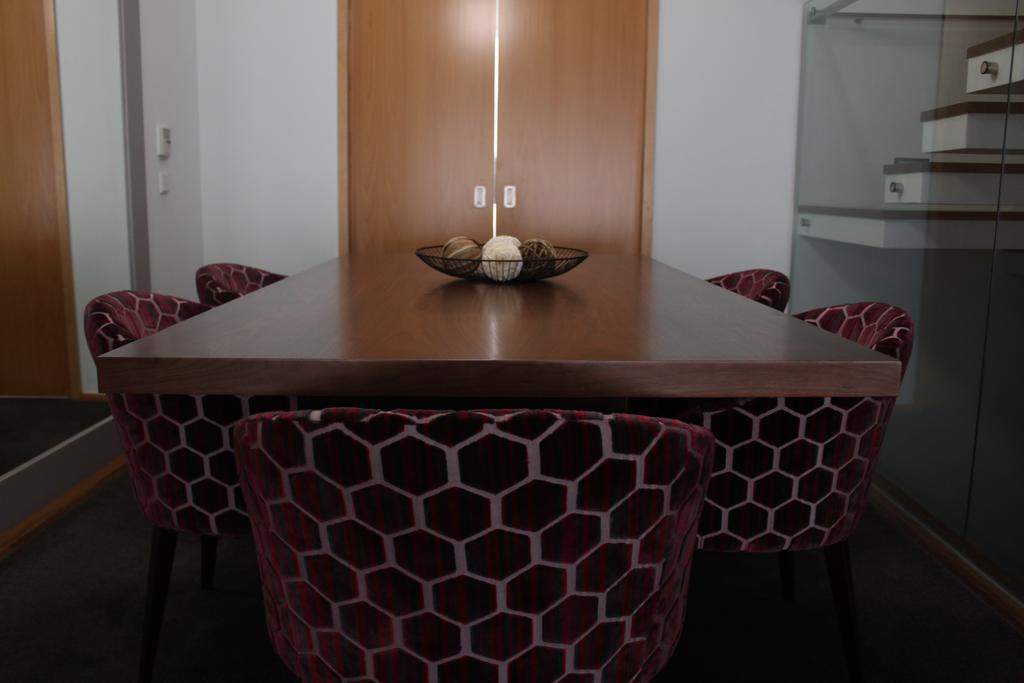 Almenara Suites Guest House ヴィラ・ノヴァ・デ・ガイア エクステリア 写真