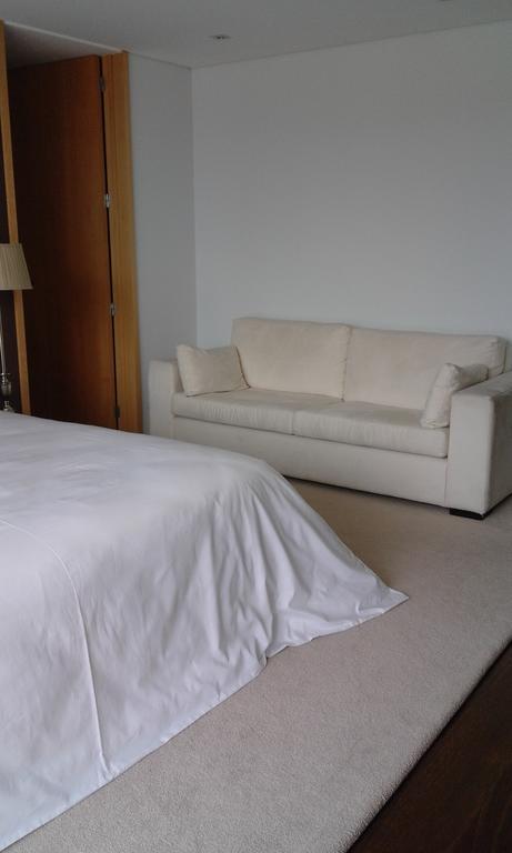 Almenara Suites Guest House ヴィラ・ノヴァ・デ・ガイア エクステリア 写真